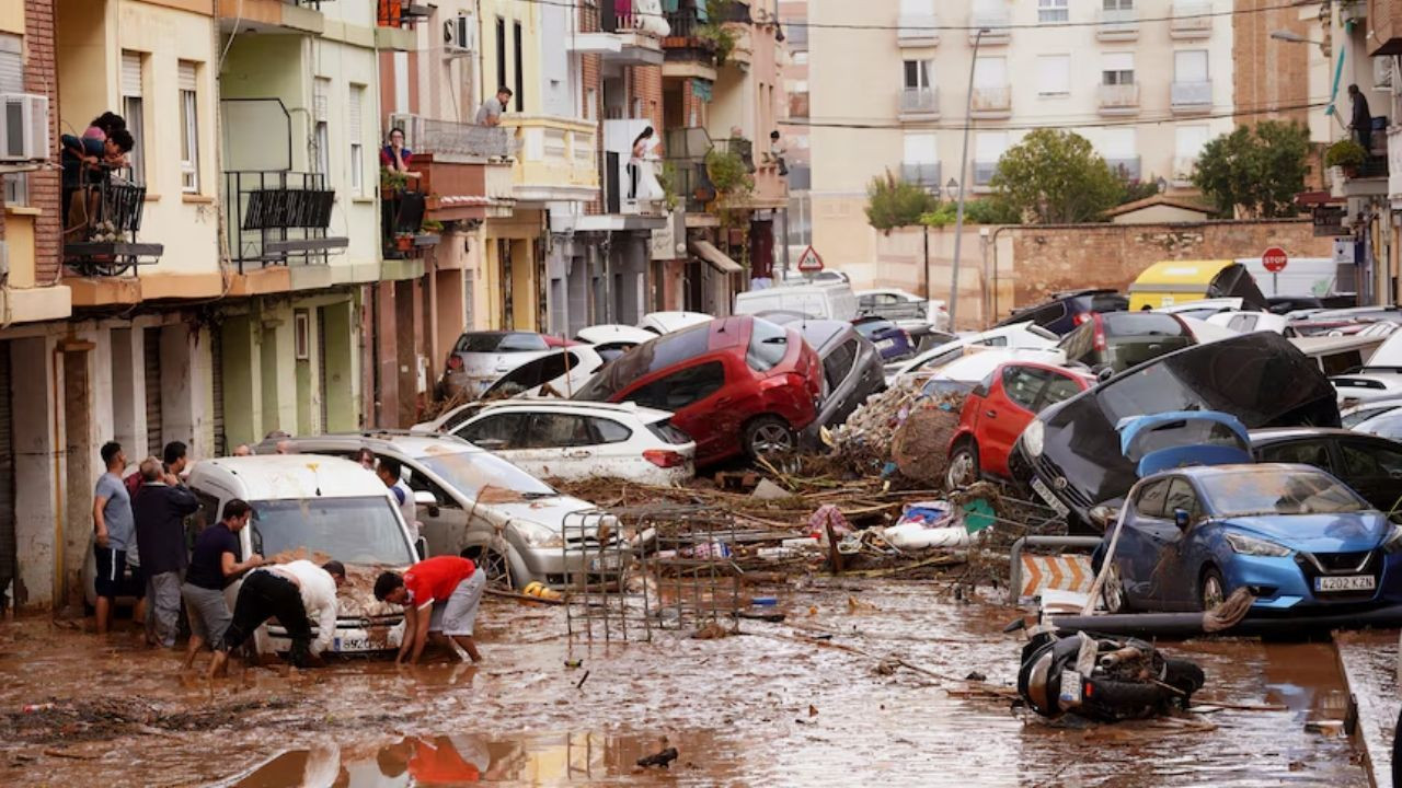 İspanya halkının öfkesi dinmiyor: Son 50 yılın en büyük sel felaketinin faturası belli oldu - Sayfa 5