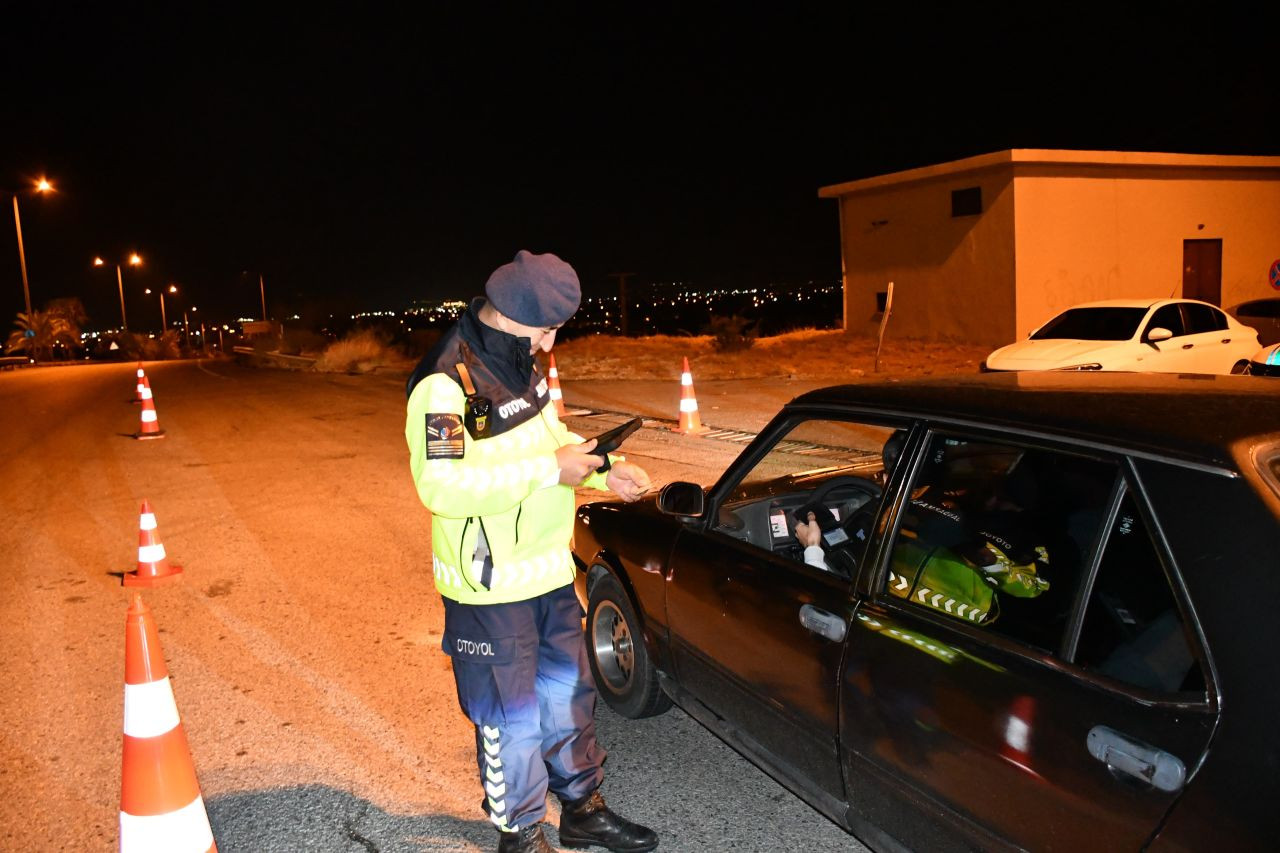 Hatay Otoyol Jandarması Dörtyol'da Trafik Denetimi Gerçekleştirdi - Sayfa 1