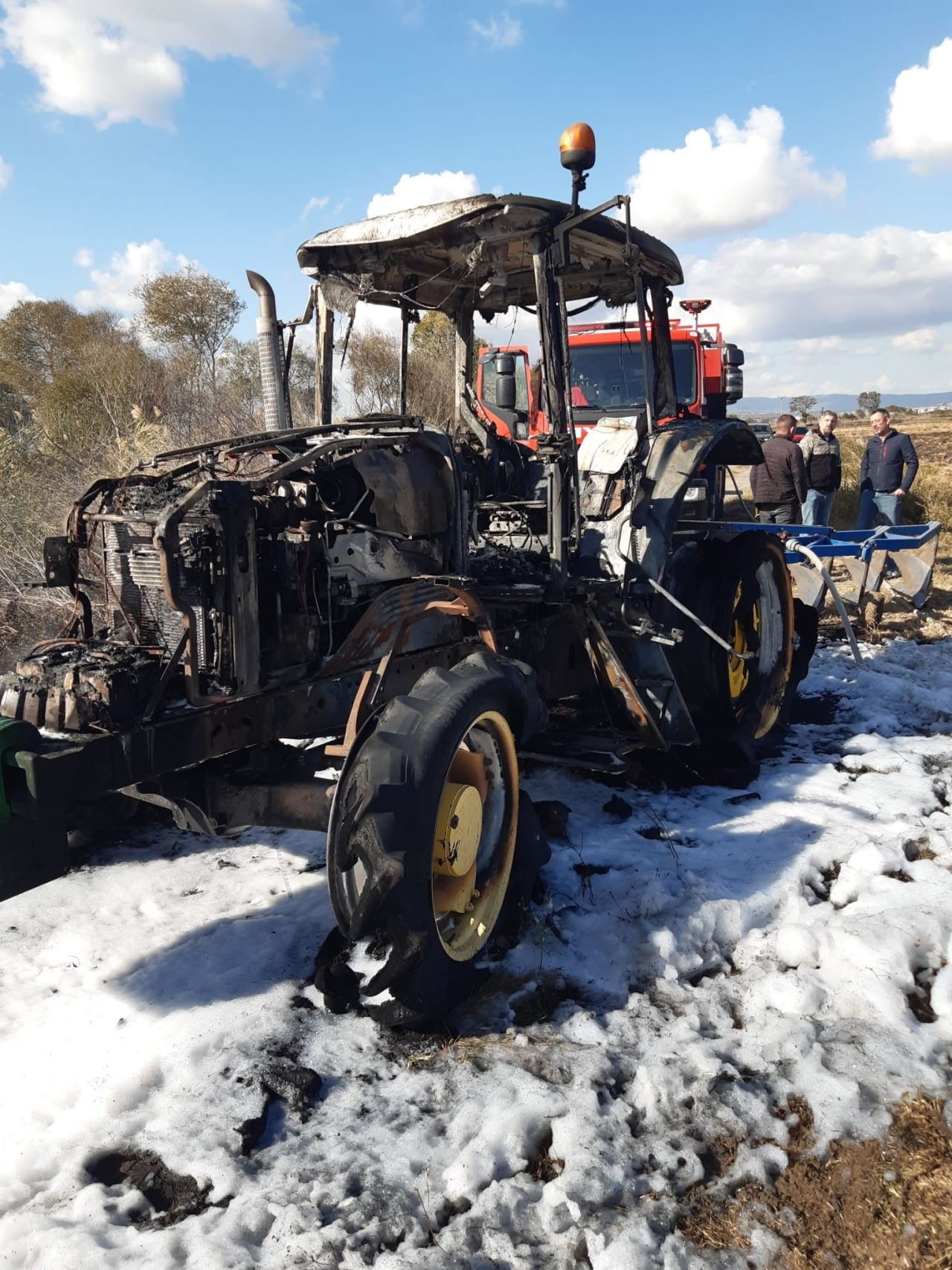 Balıkesir Gönen'de Tarlada Çalışan Traktör Alev Aldı - Sayfa 5