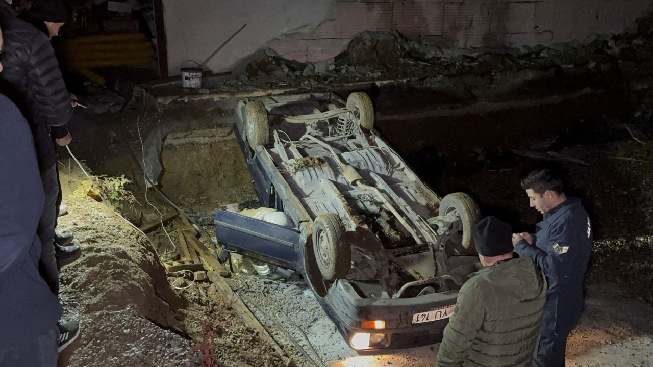 Yolu Karıştırıp Şantiyeye Giren Sürücü Takla Attı: 1 Yaralı - Sayfa 7