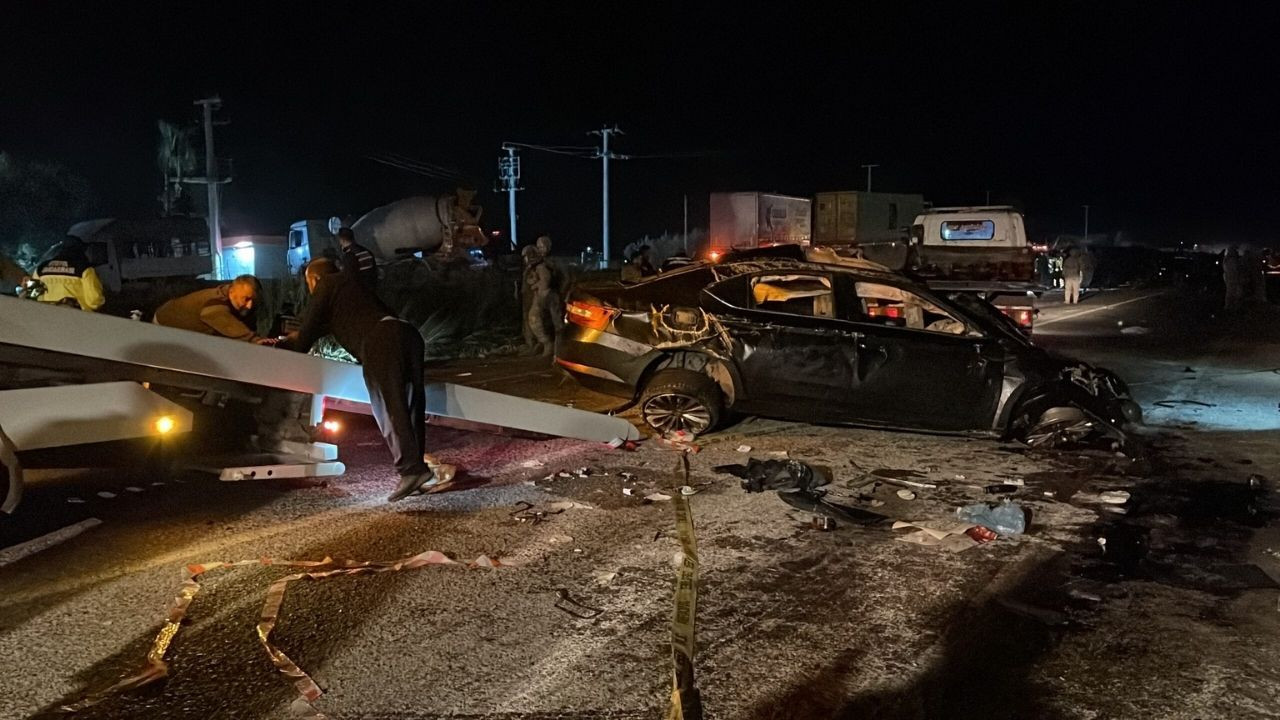 Osmaniye'de zincirleme Kaza: 2 Otomobil Ve Traktör Çarpıştı 4 ölü! - Sayfa 4