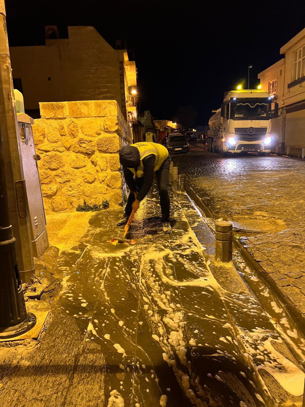 Mardin'in Turistik Caddesi Köpüklü Su ile Yıkandı! - Sayfa 3