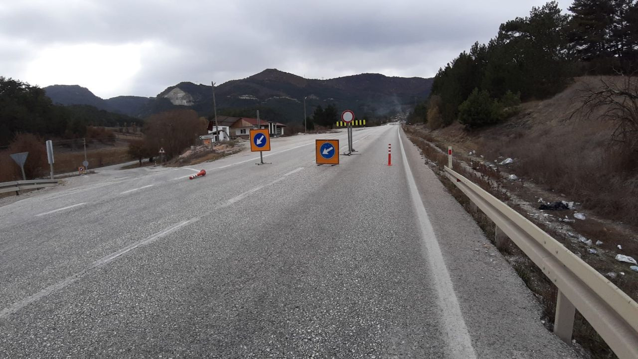 Ankara ile Sakarya’ya köprü olan yol trafiğe kapatıldı: 10 gün sürecek - Sayfa 1