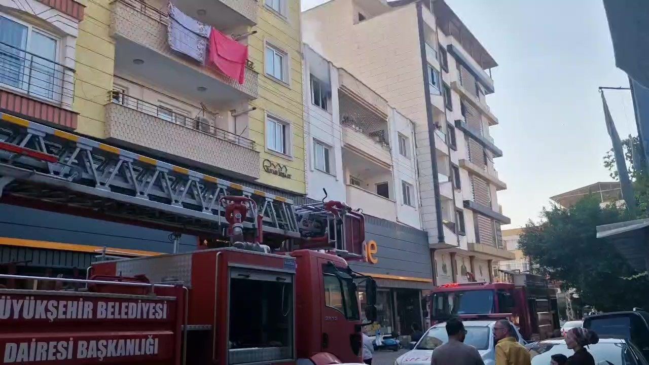 Hatay'da 2 Katlı Evde Çıkan Yangın Kısa Sürede Söndürüldü - Sayfa 4