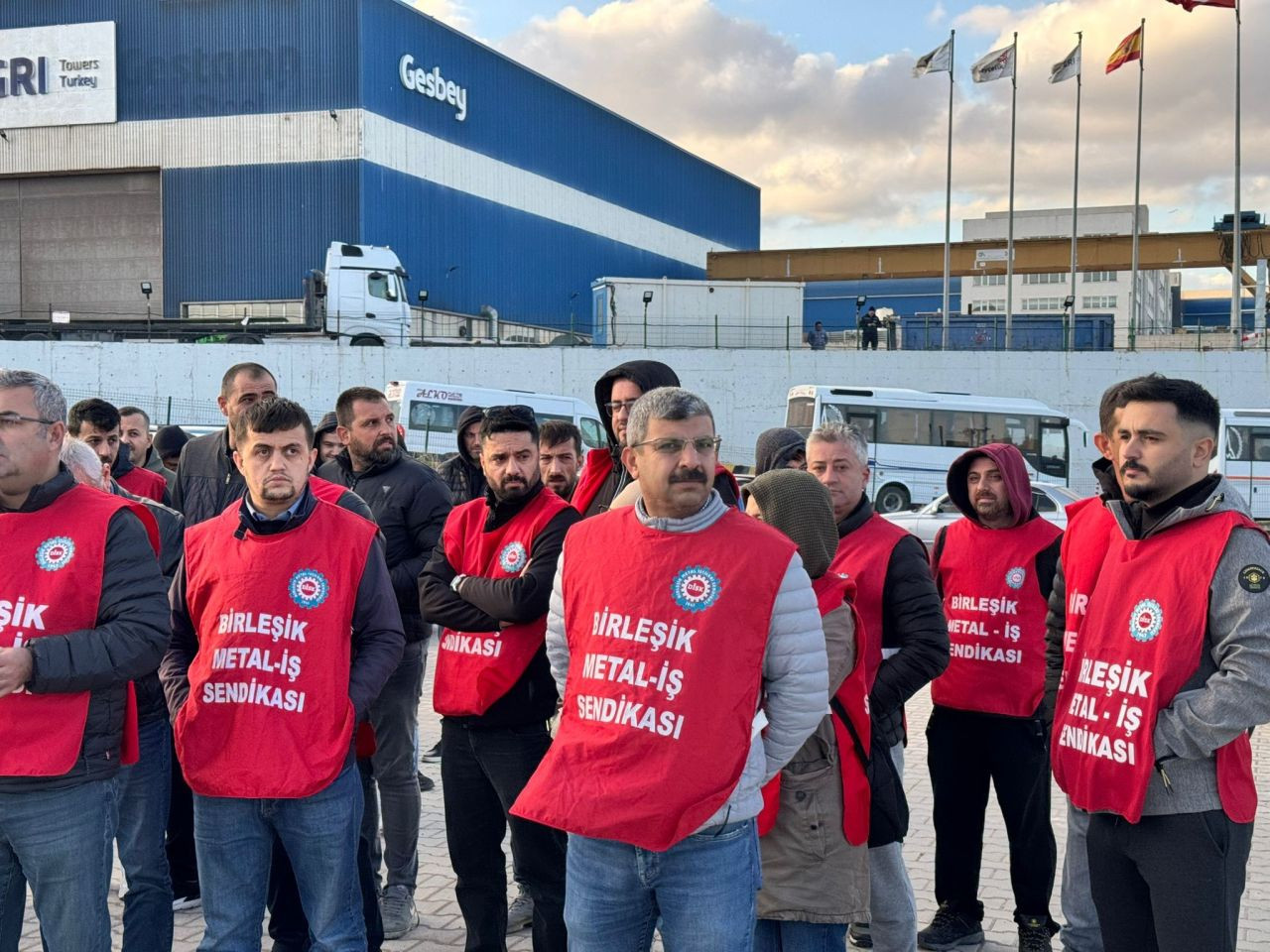 Gesbey İşçileri Haksız İşten Çıkarmaları Protesto Etti - Sayfa 1