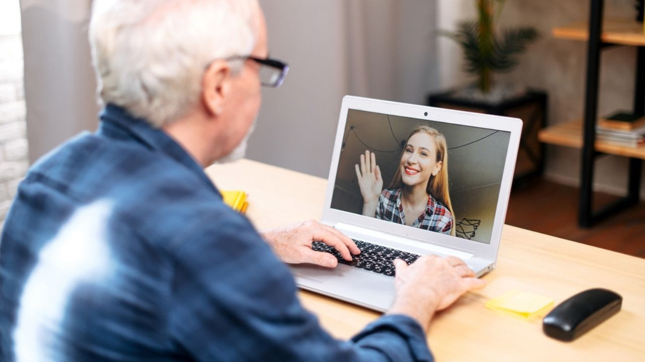 Yaşlıları dolandırıcılardan korumanın en etkili yolu: Dijital okuryazarlığının artırılması - Sayfa 8