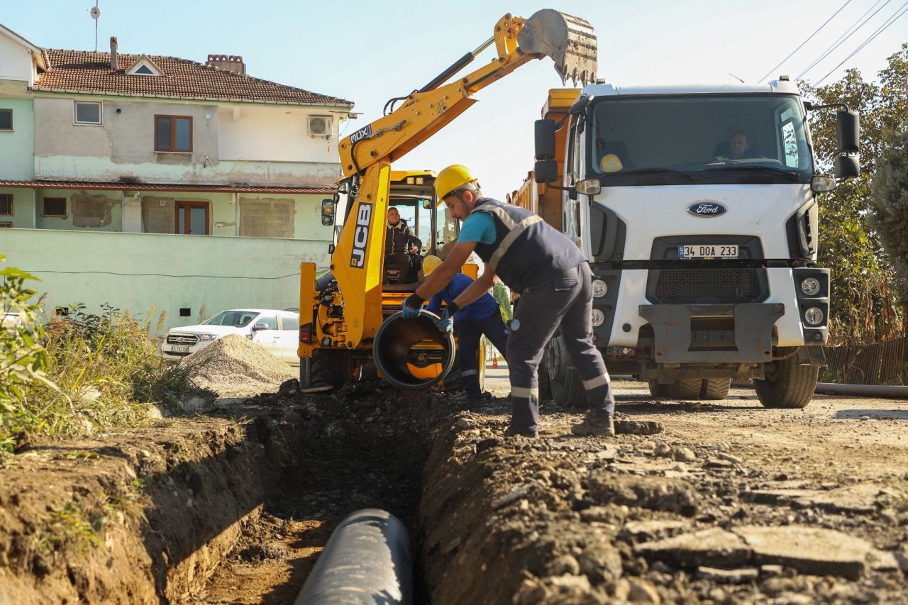 Akyazı Cumhuriyet Mahallesi'ne 1.300 Metrelik Altyapı Yatırımı - Sayfa 1