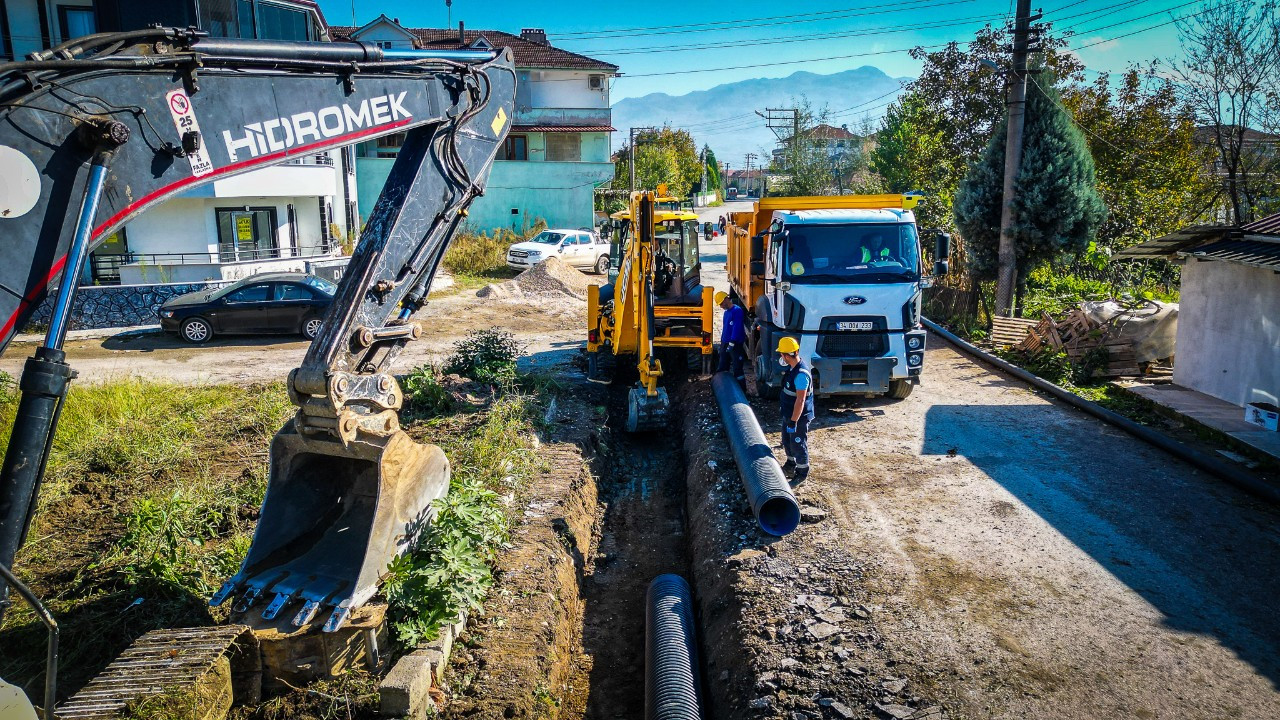 Akyazı Cumhuriyet Mahallesi'ne 1.300 Metrelik Altyapı Yatırımı