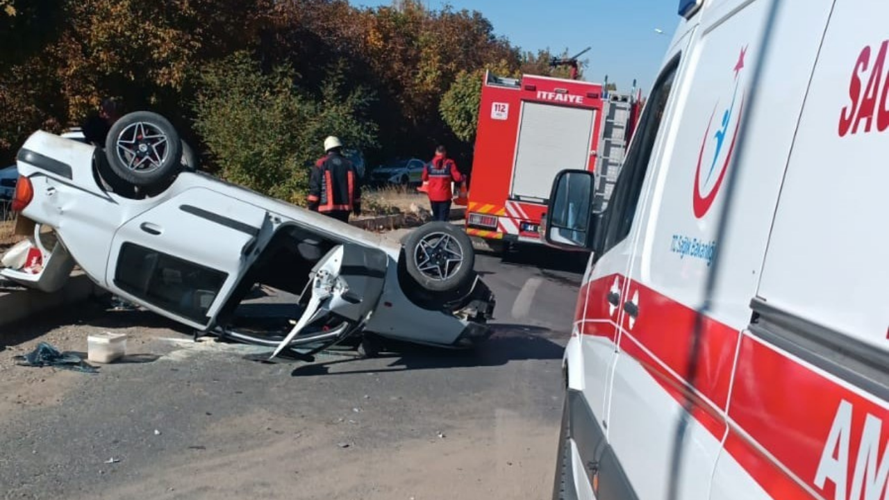 Kontrolden çıkan otomobil takla attı: 2 yaralı