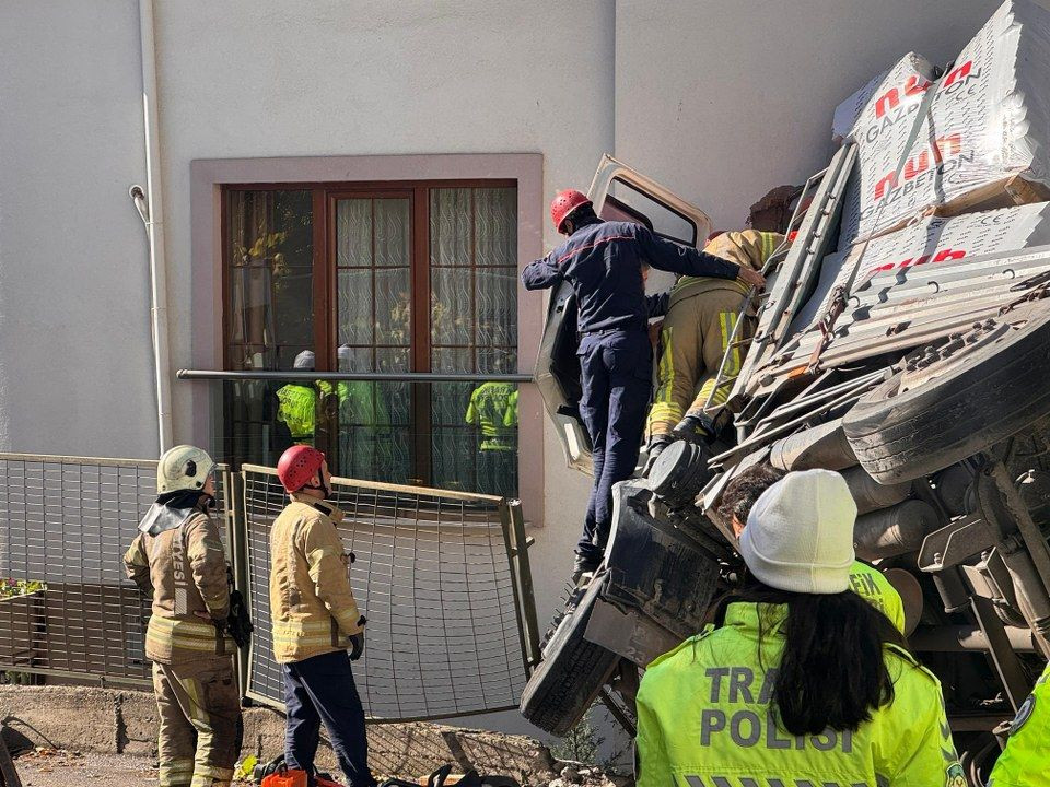 Kartal'da kontrolden çıkan tır eve girdi: 1 yaralı - Sayfa 3