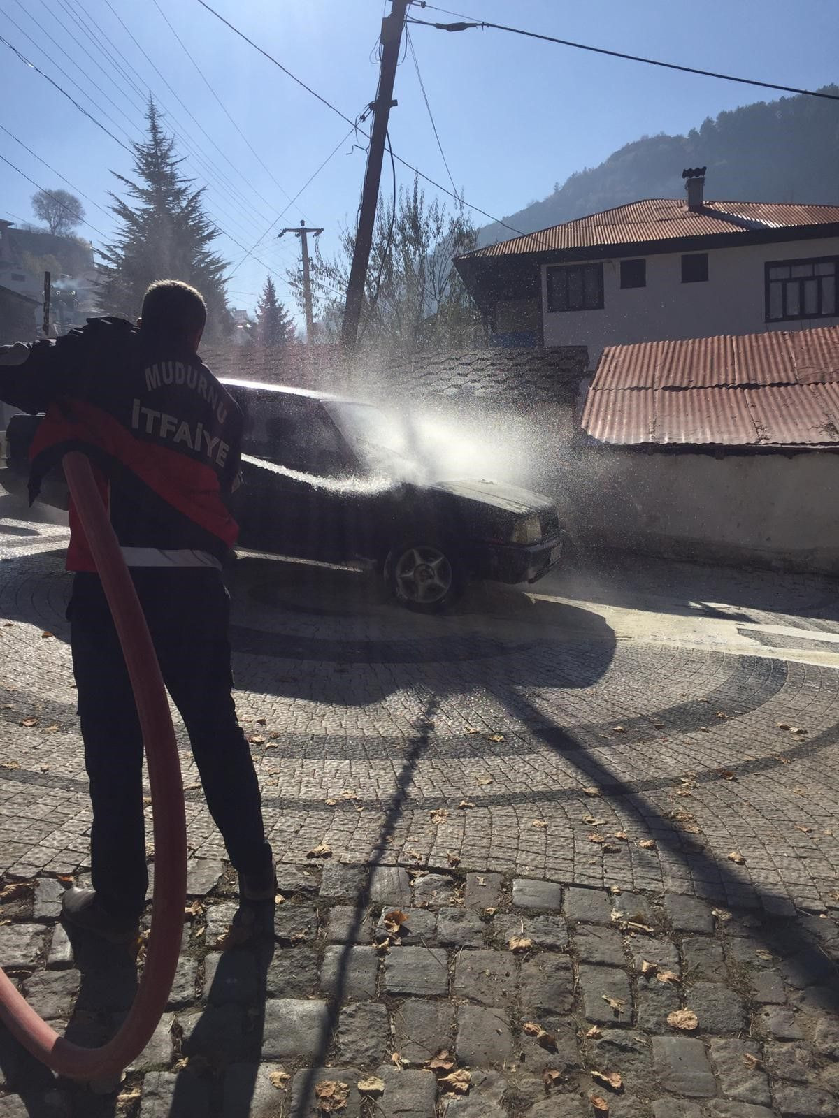 Bolu'da hareket halindeki araç alev alev yandı! - Sayfa 2