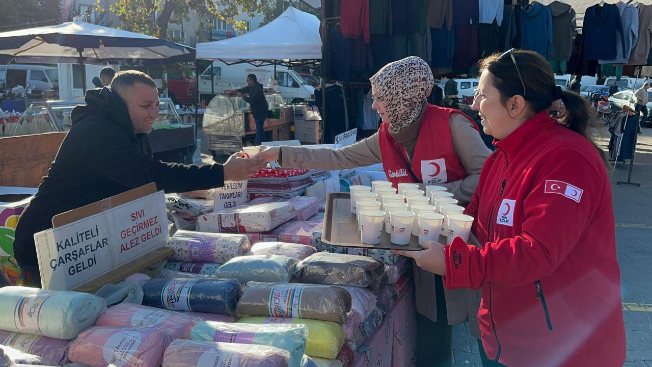 Kızılay'dan esnafa mesir macunlu süt ikramı - Sayfa 7