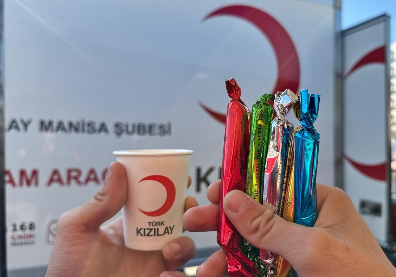 Kızılay'dan esnafa mesir macunlu süt ikramı - Sayfa 3