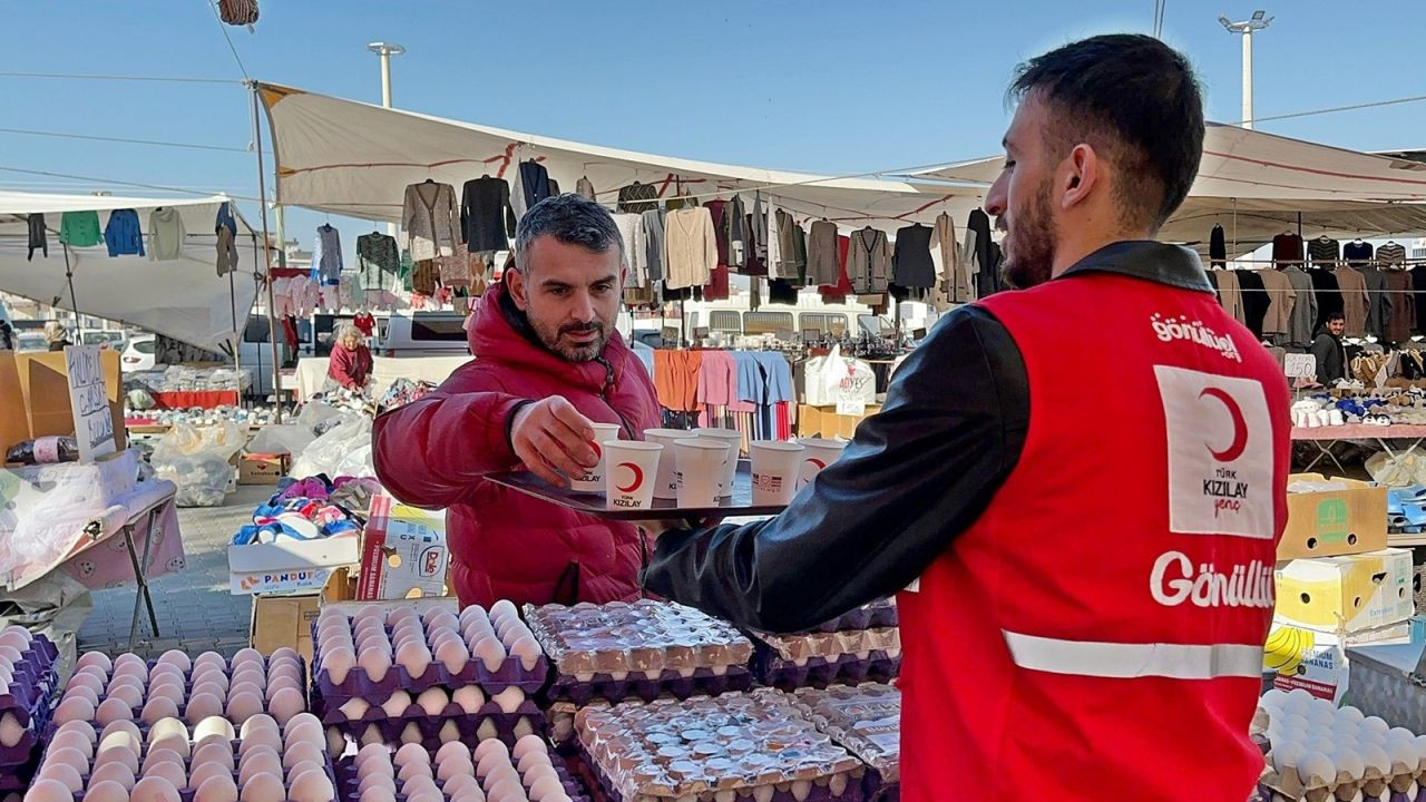 Kızılay'dan esnafa mesir macunlu süt ikramı - Sayfa 2