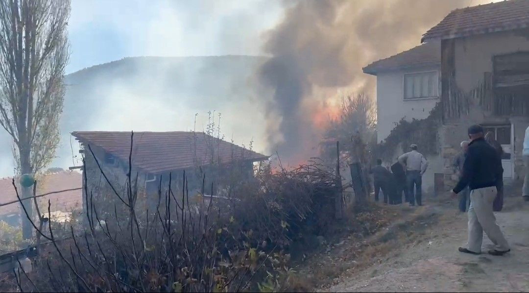 Tavşanlı'nın Kızılçukur köyünde korkutan yangın - Sayfa 5