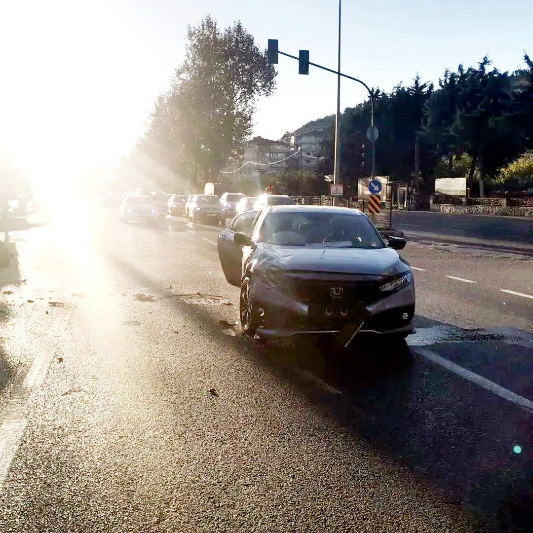 Mudanya'da Feci Kaza: İki Araç Çarpıştı, Panik Anları Yaşandı - Sayfa 1