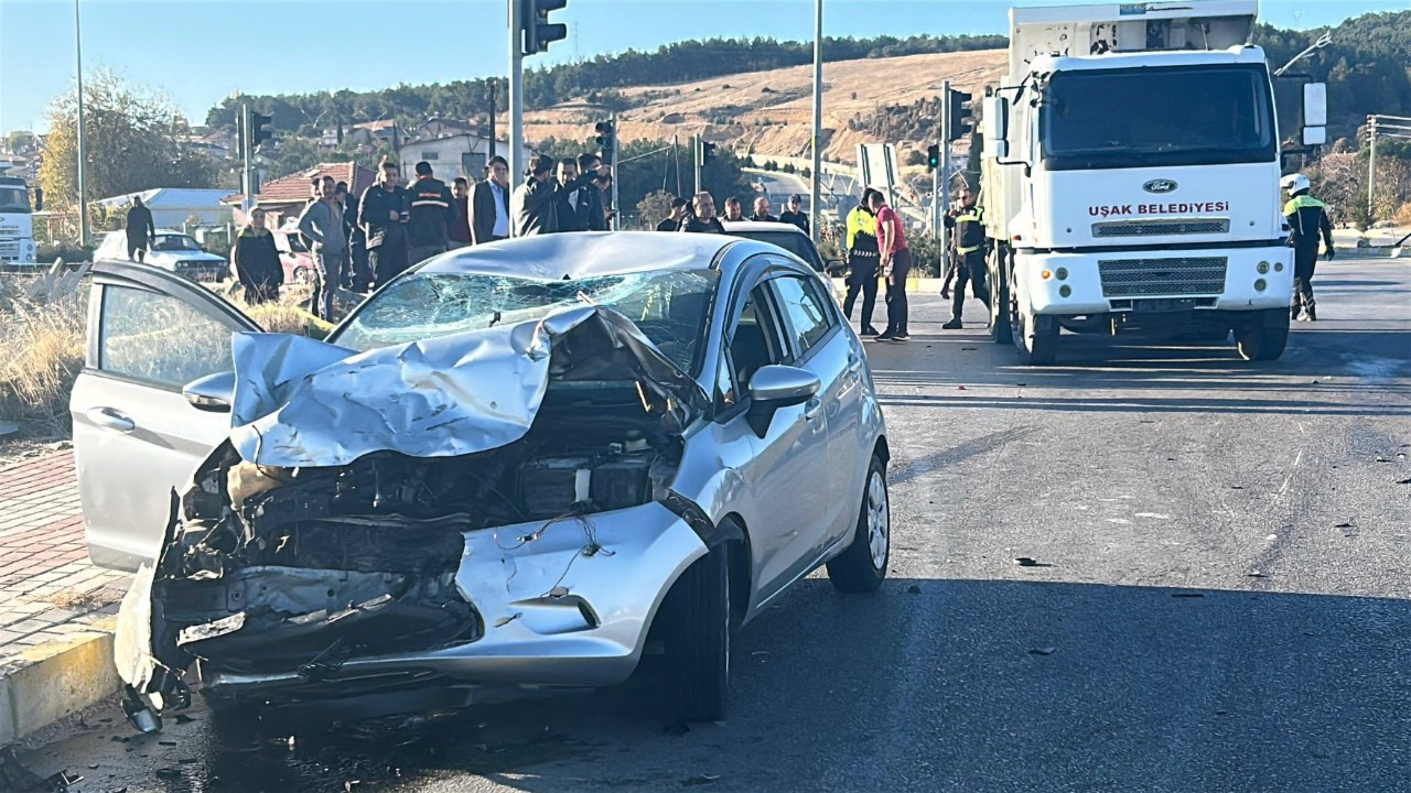 Uşak'ta Yunus Ekibi Kazasında 2’si Polis 4 Kişi Yaralandı