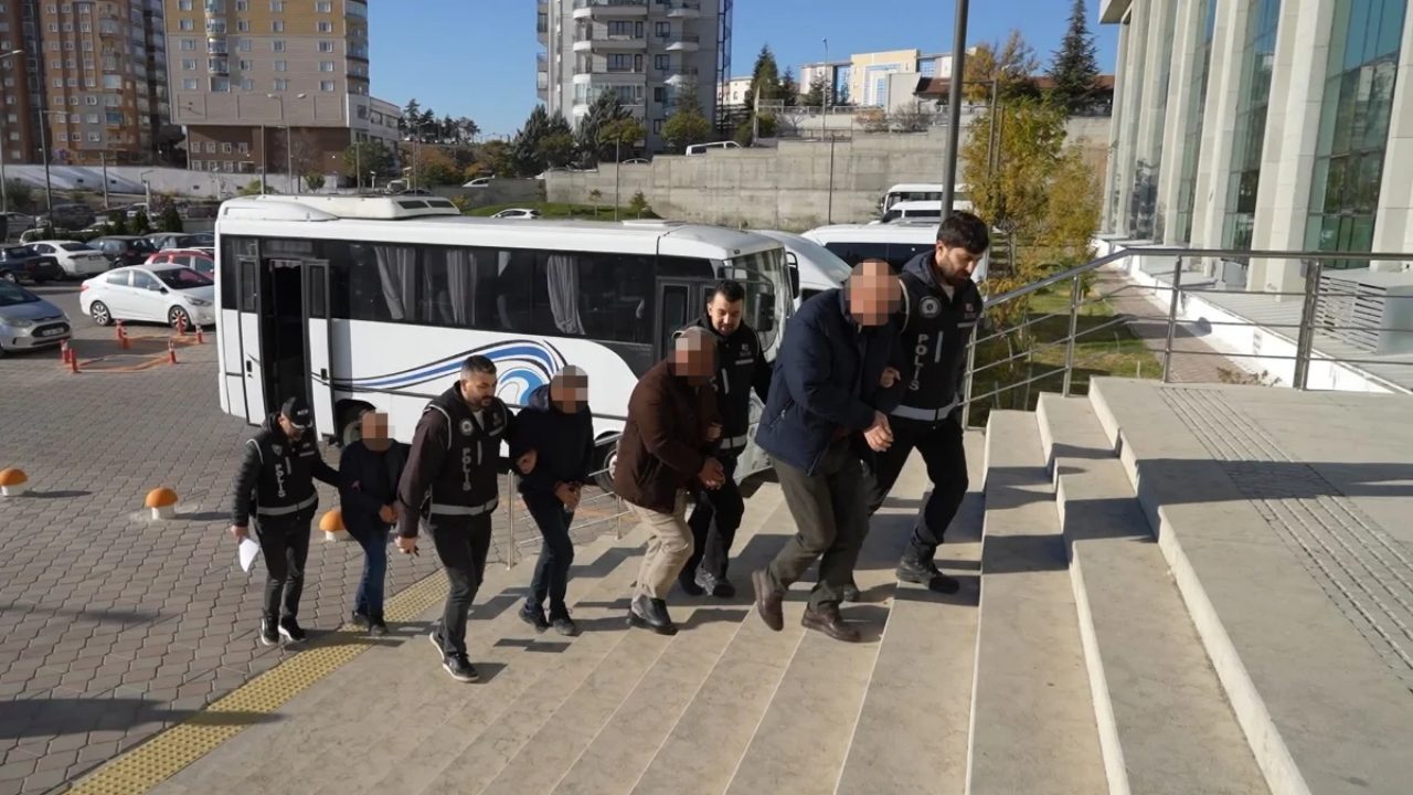 Sahte Rapor Şebekesi Çökertildi, 2 Doktorun E-İmzası Kullanıldı