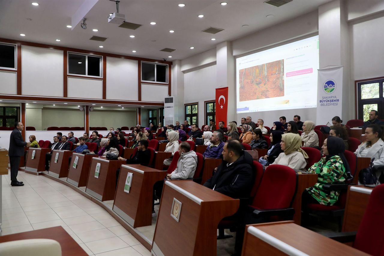 Büyükşehir’de KVKK eğitimi: “Kişisel verilerimizi koruyabilmek için ‘yapay zekayı’ tanımalıyız” - Sayfa 3