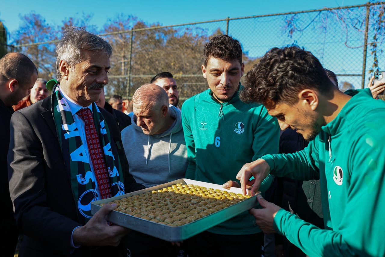 Sakaryaspor'a Moral Ziyareti: “Pazar günü hep birlikte takımımızın yanında olalım” - Sayfa 6