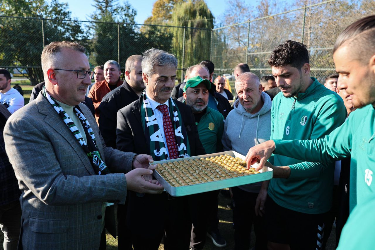 Sakaryaspor'a Moral Ziyareti: “Pazar günü hep birlikte takımımızın yanında olalım” - Sayfa 8