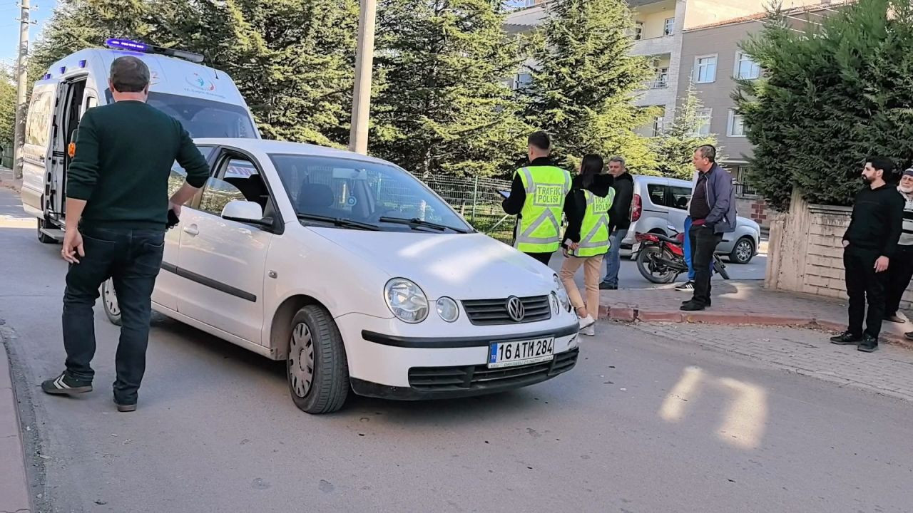 Bursa'da Motosiklet ile Otomobil Çarpıştı, Sürücü Hastaneye Kaldırıldı! - Sayfa 2