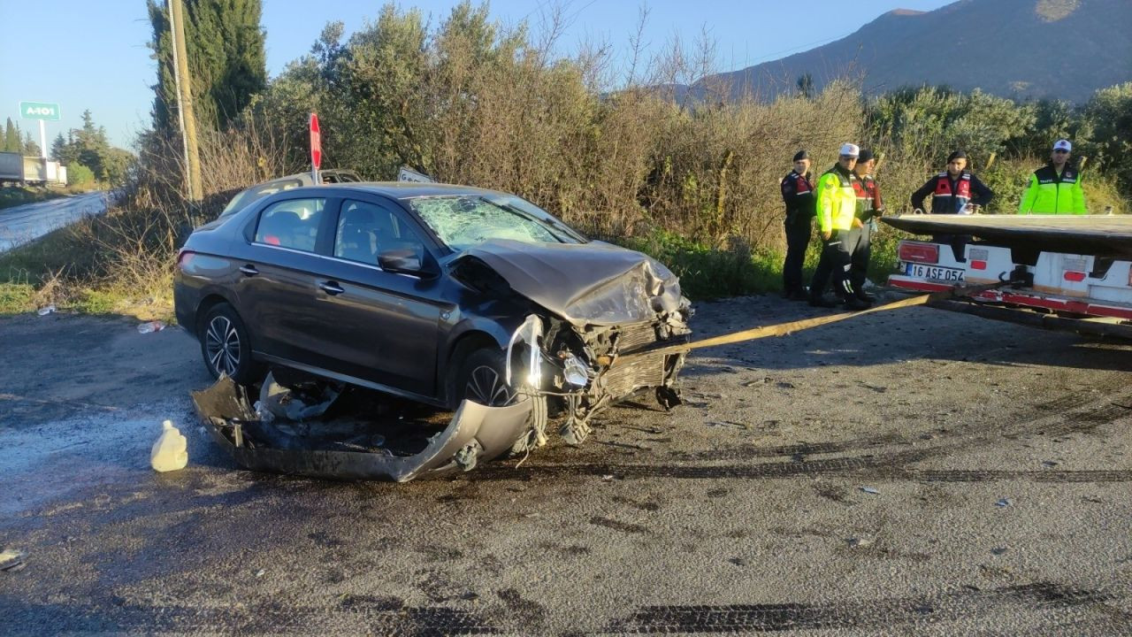 Bursa'da Feci Kaza: 2 Otomobil Kafa Kafaya Çarpıştı, 7 Yaralı! - Sayfa 8