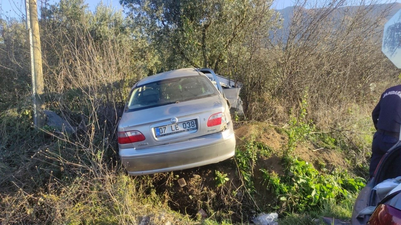 Bursa'da Feci Kaza: 2 Otomobil Kafa Kafaya Çarpıştı, 7 Yaralı! - Sayfa 3