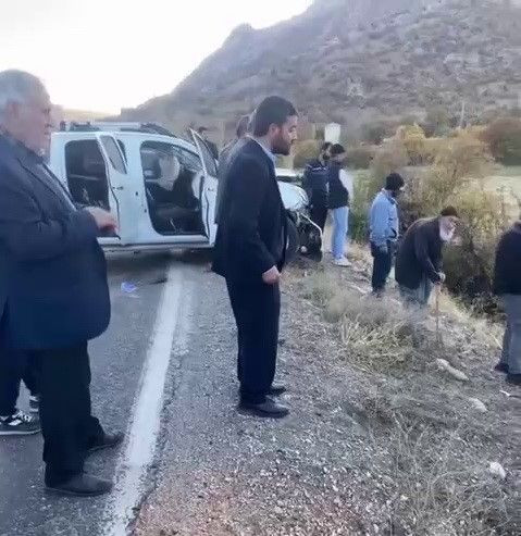 Adıyaman Kahta’da Otomobil ve Kamyonet Çarpıştı: 11 Yaralı - Sayfa 3