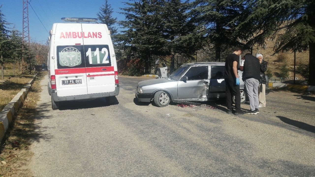 Isparta'da Otomobil ile Motosiklet Çarpıştı: 1 Kişi Yaralandı - Sayfa 3