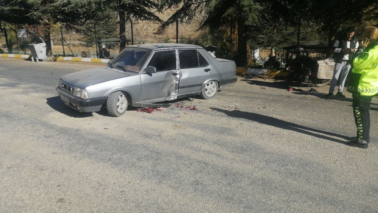 Isparta'da Otomobil ile Motosiklet Çarpıştı: 1 Kişi Yaralandı - Sayfa 1