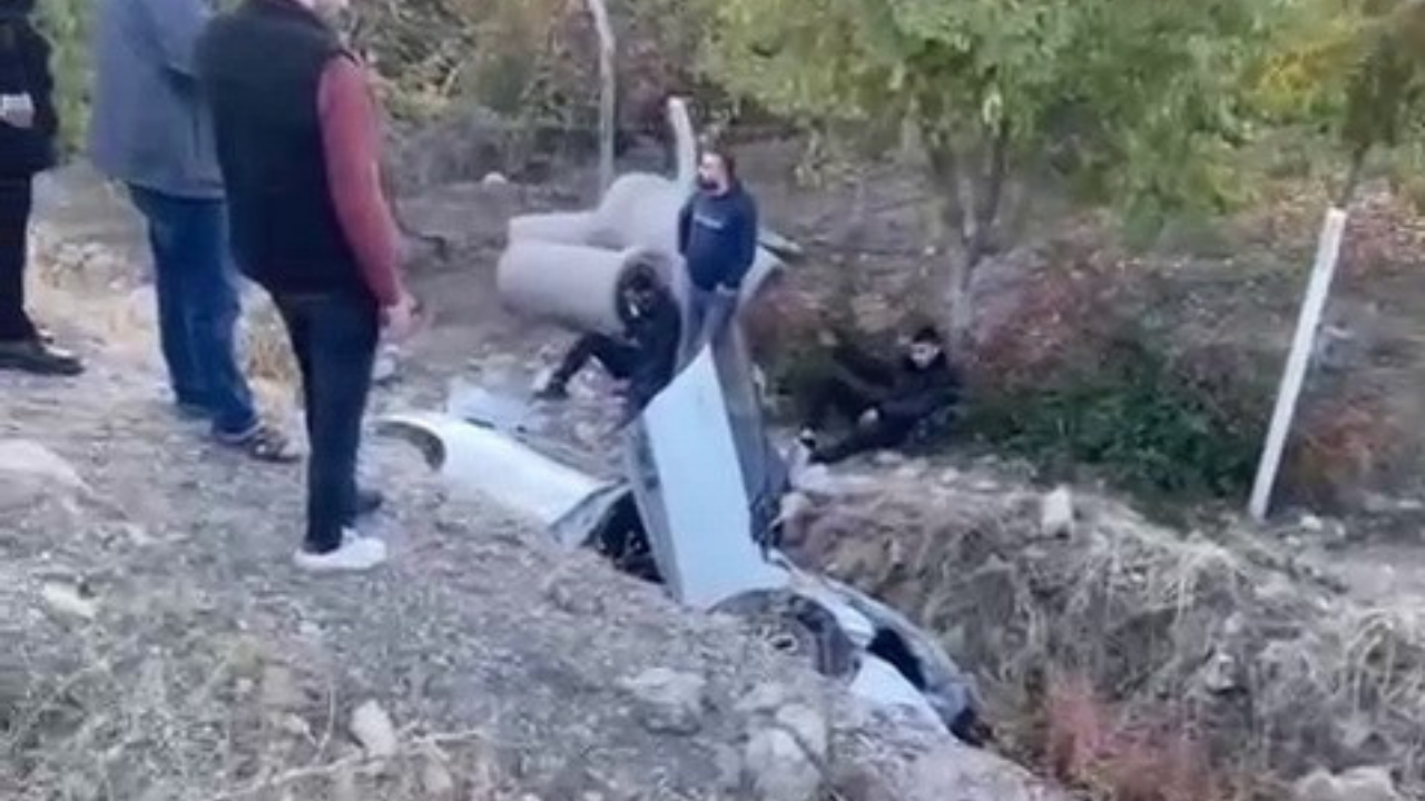 Adıyaman Kahta’da Otomobil ve Kamyonet Çarpıştı: 11 Yaralı