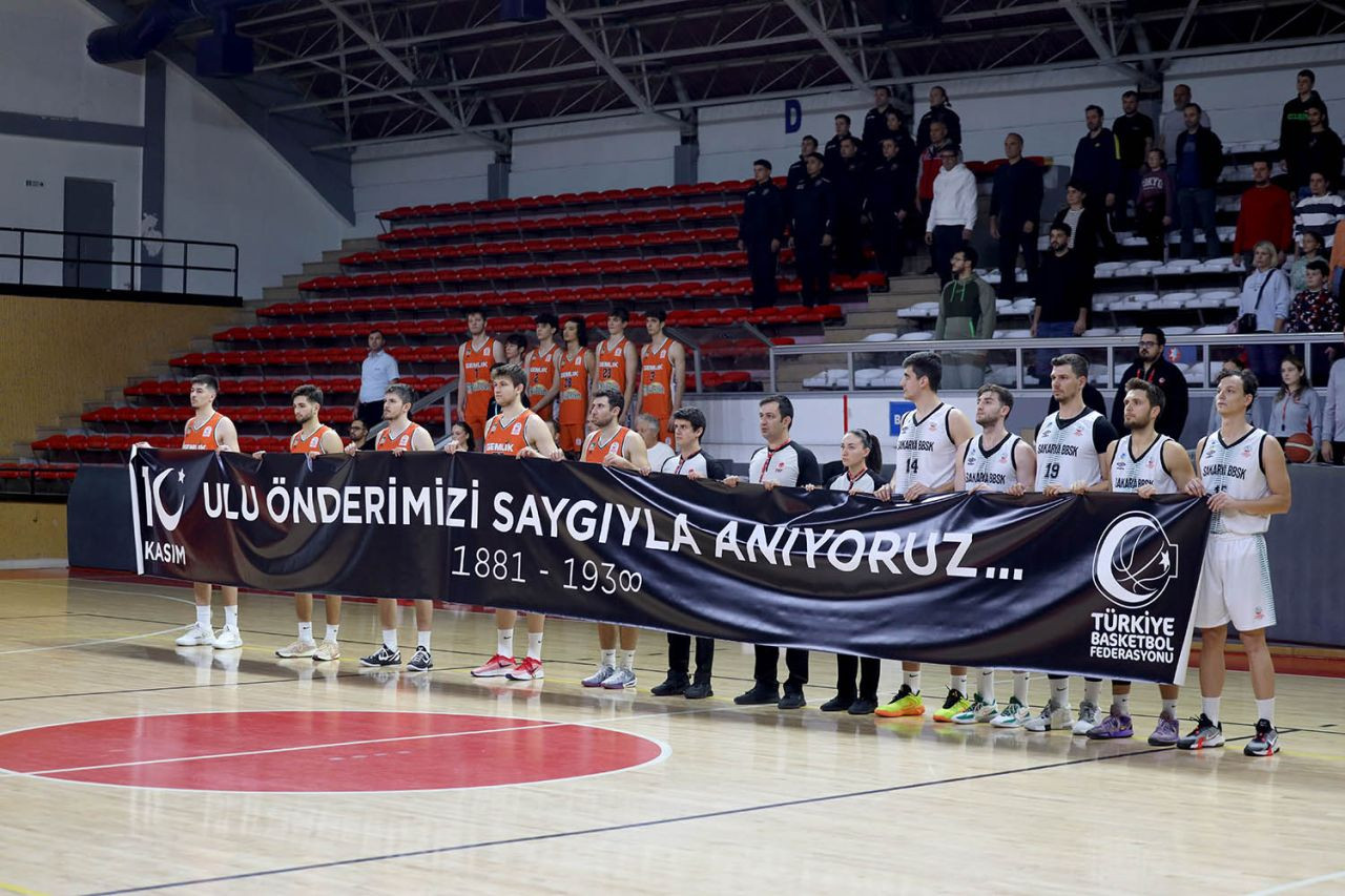 Büyükşehir Basketbol'dan Son Saniye Mucizesiyle İlk Galibiyet: 76-75 - Sayfa 1