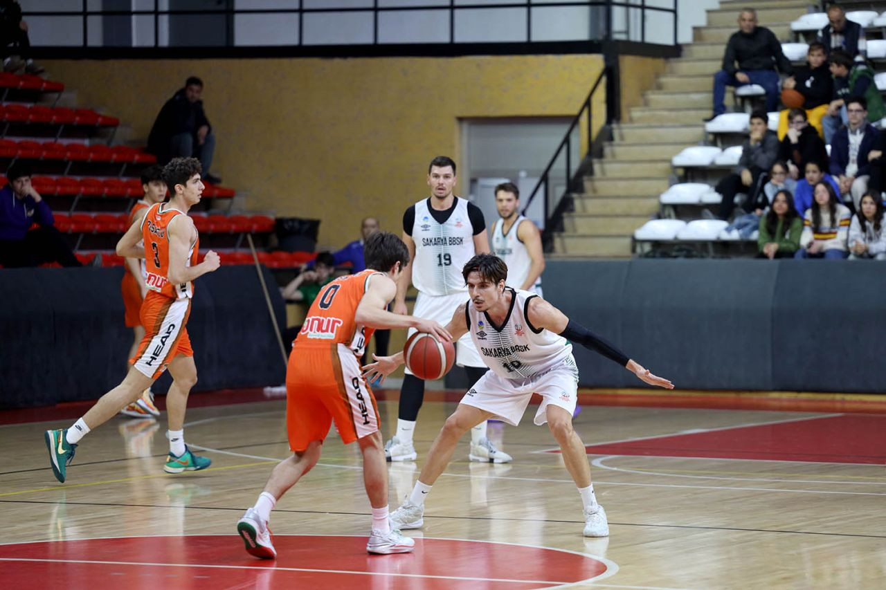 Büyükşehir Basketbol'dan Son Saniye Mucizesiyle İlk Galibiyet: 76-75 - Sayfa 6