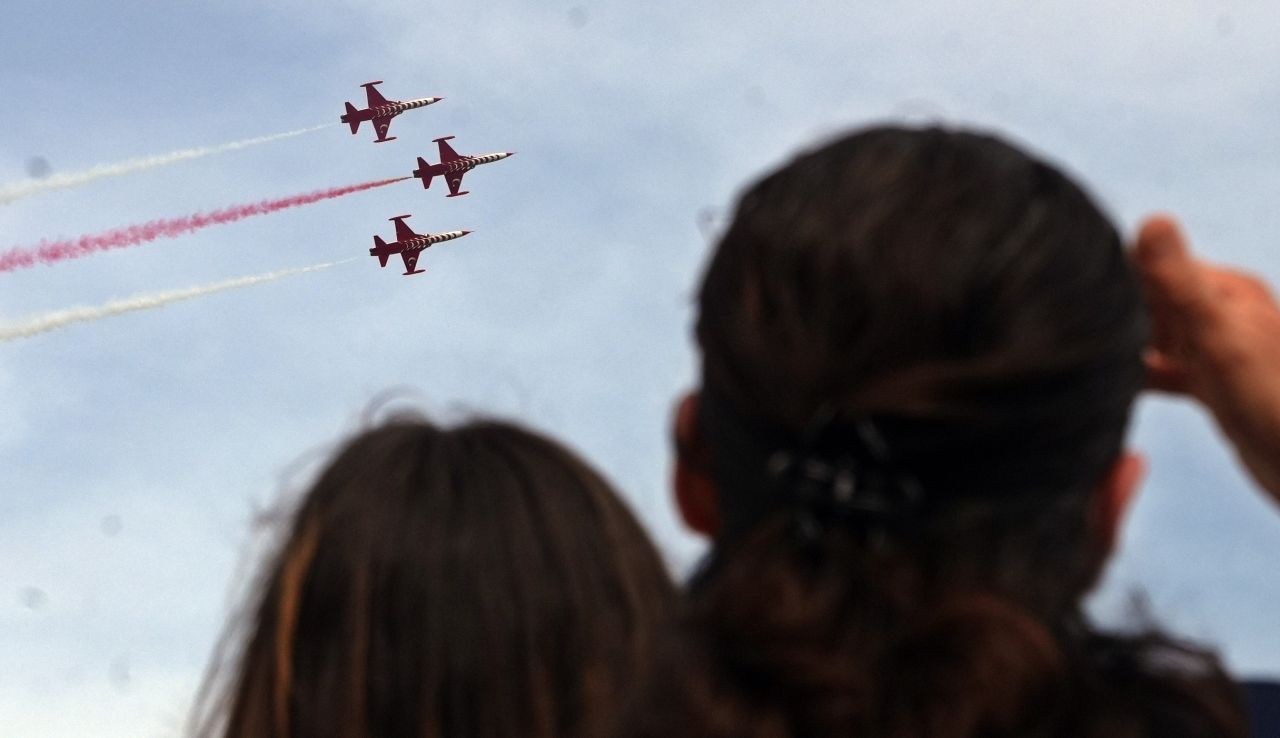 Türk Yıldızları'ndan 'Ata'ya Saygı Uçuşu' İle Görkemli Anma Etkinliği - Sayfa 4