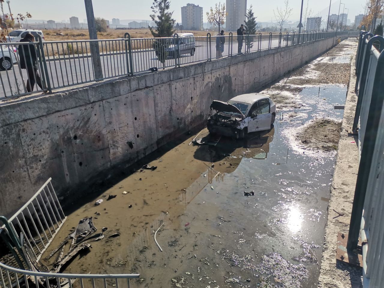 Kayseri'de Kontrolden Çıkan Araç Kanala Uçtu! - Sayfa 4