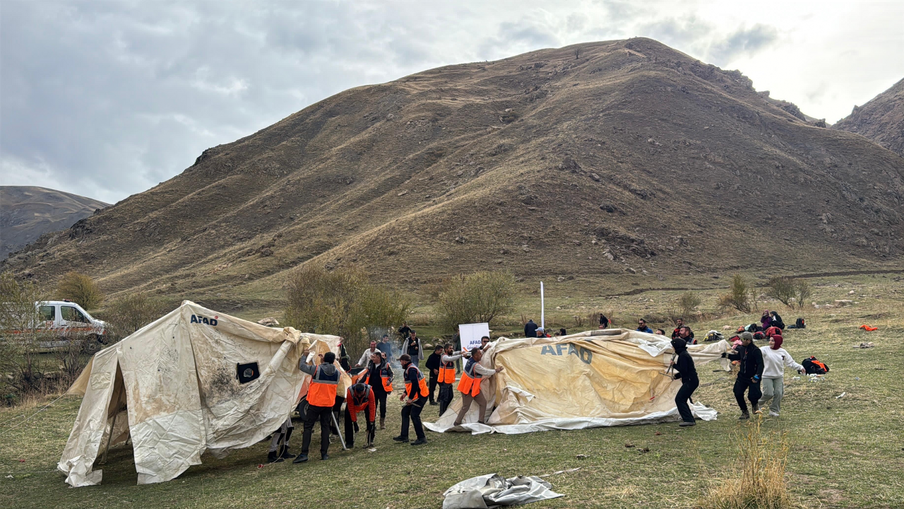 Hakkari'de AFAD gönülleri yaşanabilecek afetlere karşı eğitimden geçti - Sayfa 4