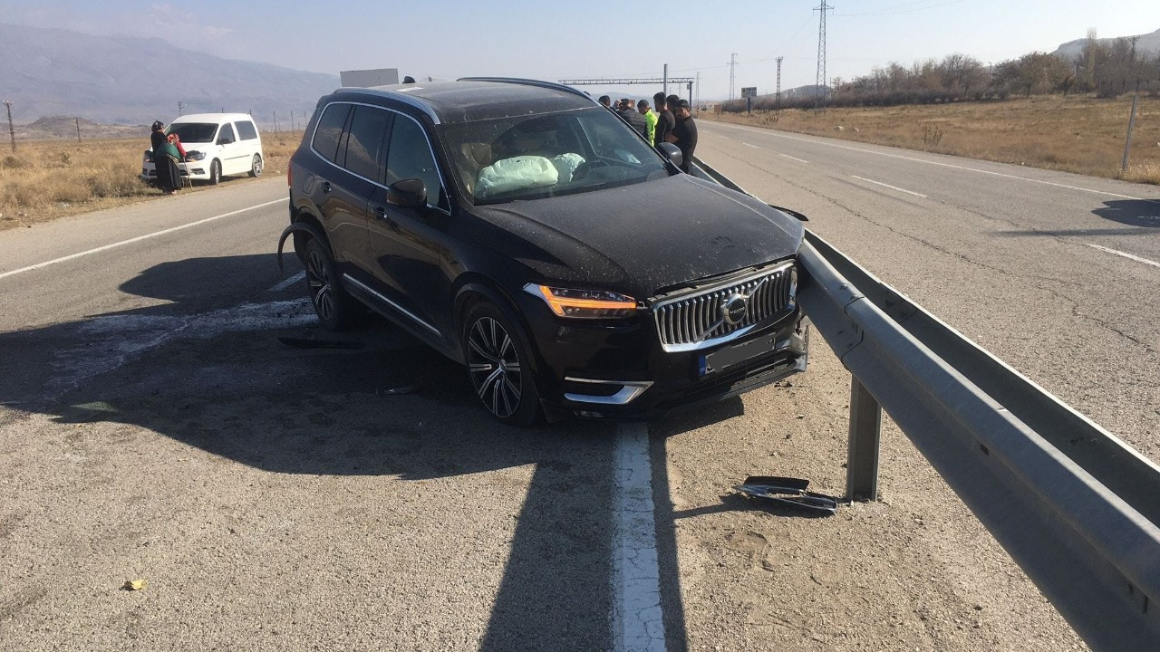 Ağrı’da trafik kazası: 3 yaralı