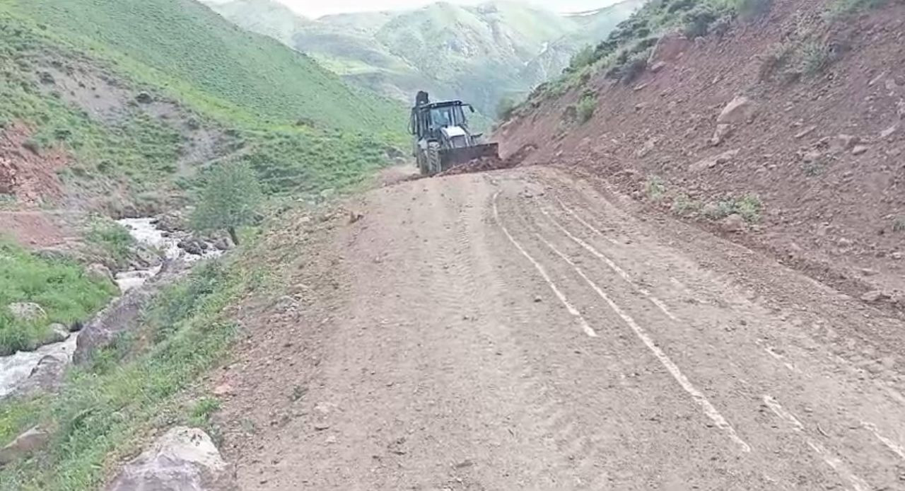 Yüksekova'nın Köyleri Yeni Yollarına ve Su Kanallarına Kavuşuyor - Sayfa 1