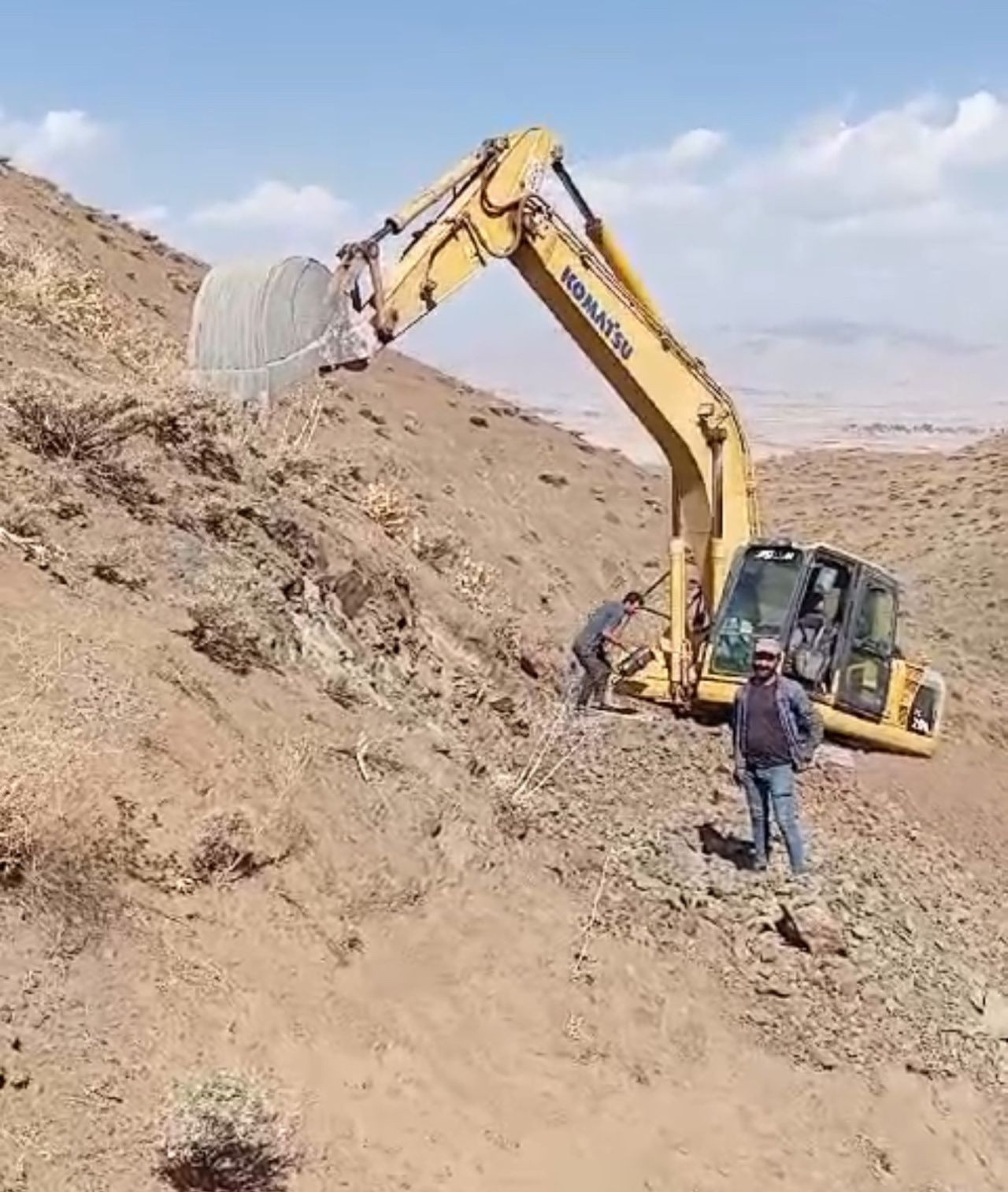 Yüksekova'nın Köyleri Yeni Yollarına ve Su Kanallarına Kavuşuyor - Sayfa 4