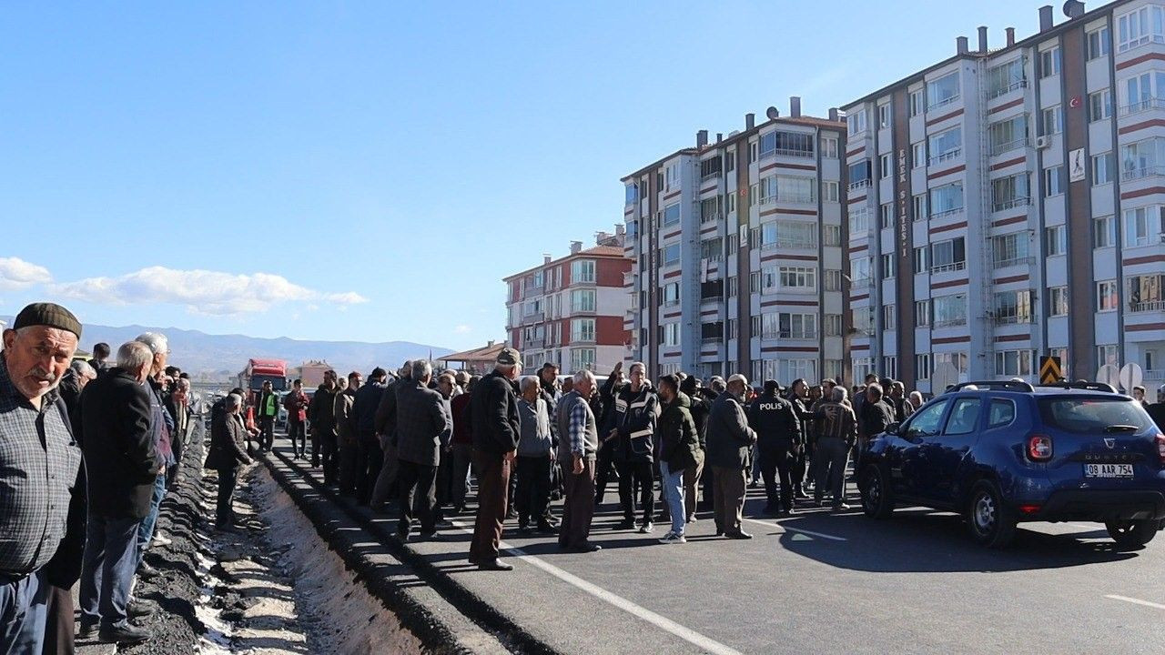 Osmancık’ta Eylem: Mahalle Sakinleri Uluslararası Yolu Trafiğe Kapattı - Sayfa 5