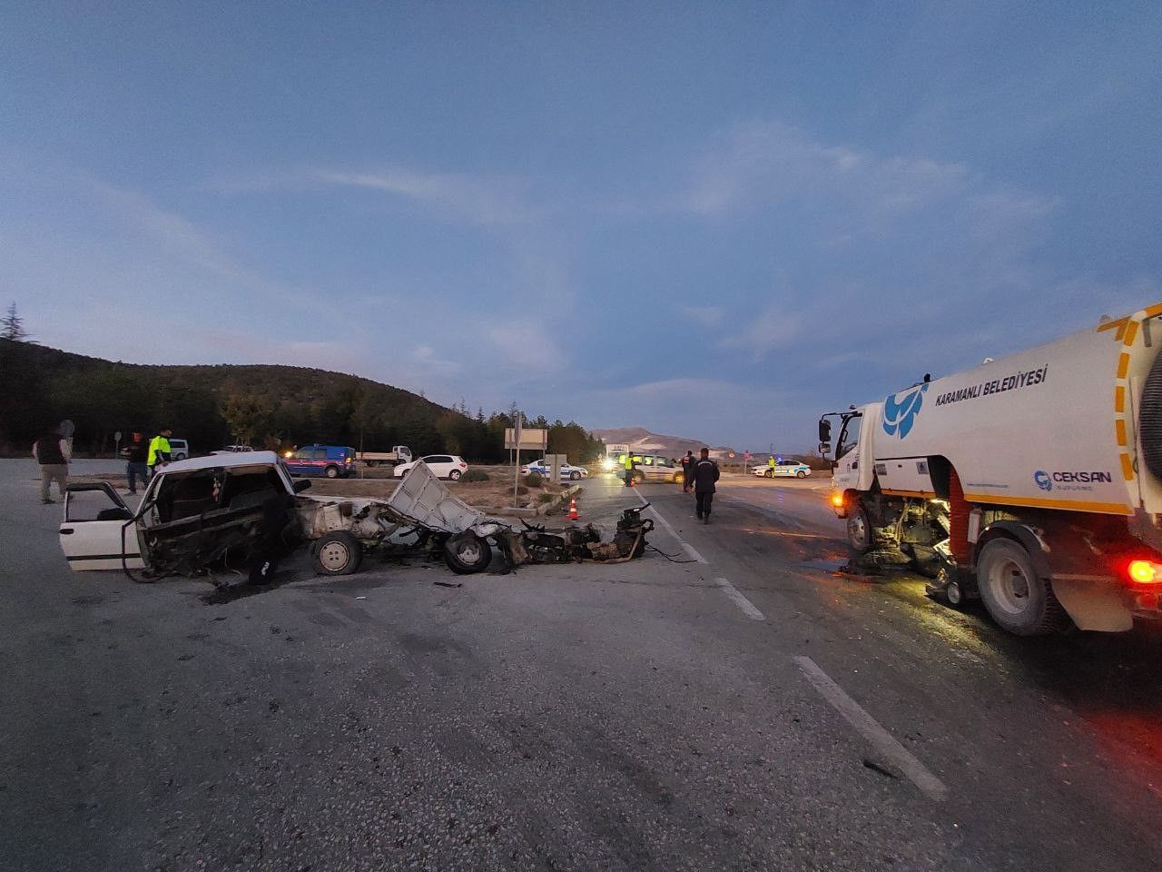 Burdur'da Feci Kaza: 6 Yaralı, Tofaş Otomobil İkiye Bölündü - Sayfa 4