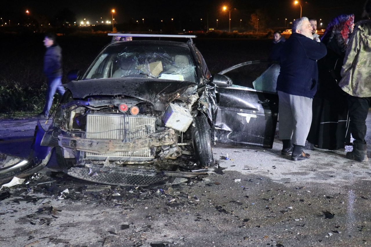 Sakarya'da Zincirleme Kaza: 1 Ölü, 3 Yaralı, Duble Yol Trafiğe Kapandı - Sayfa 4