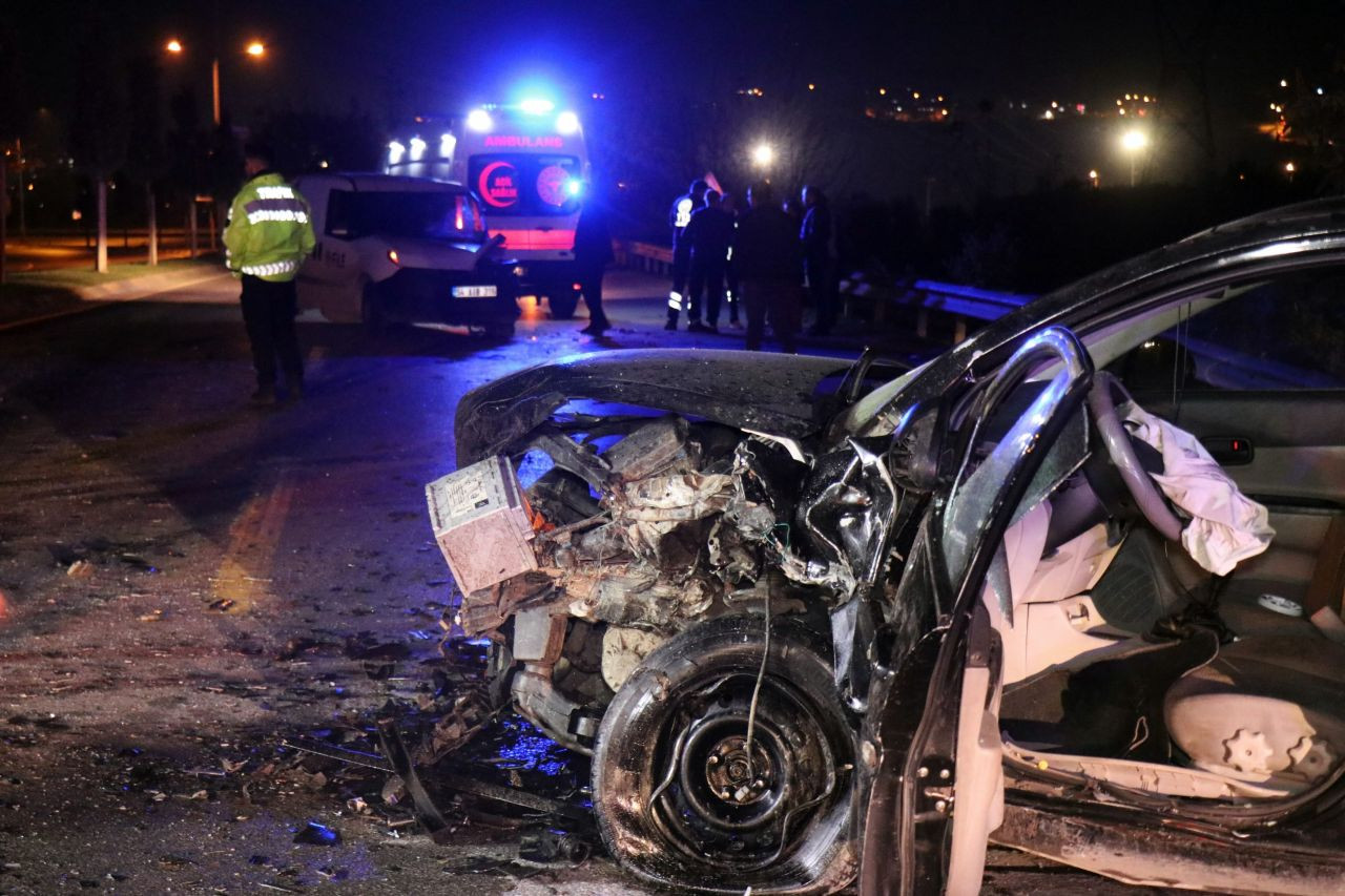 Sakarya'da Zincirleme Kaza: 1 Ölü, 3 Yaralı, Duble Yol Trafiğe Kapandı - Sayfa 11