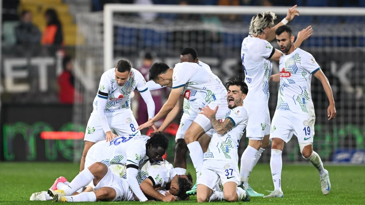 Rizespor Karadeniz Derbisinde Trabzonspor’u 3-1 Yendi