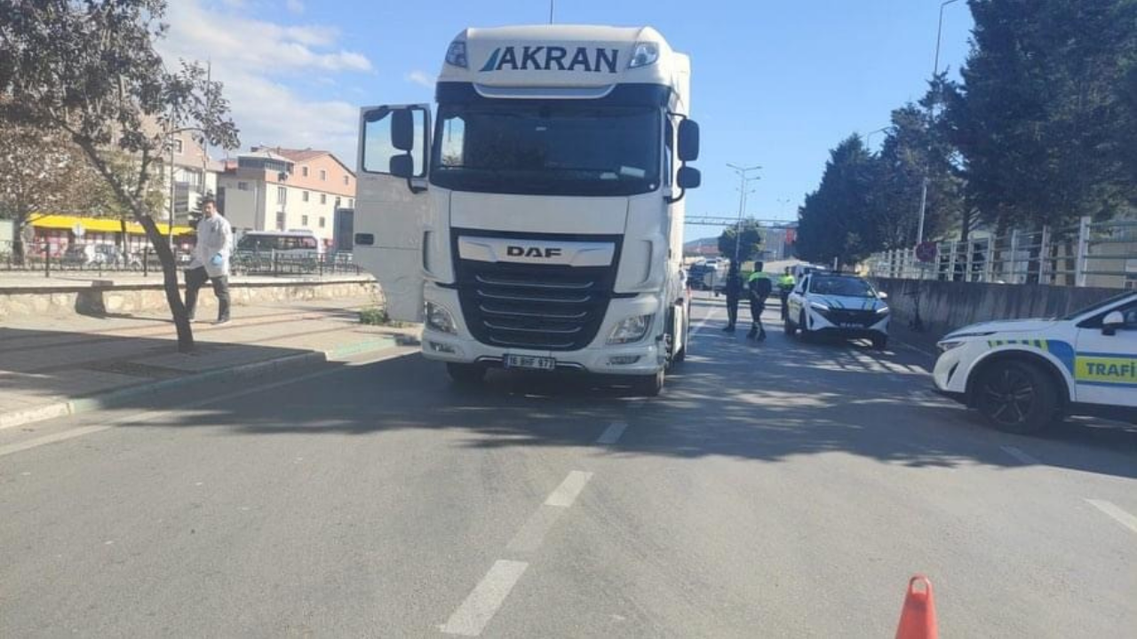 Bursa'da Tırın Çarptığı Genç Hayatını Kaybetti