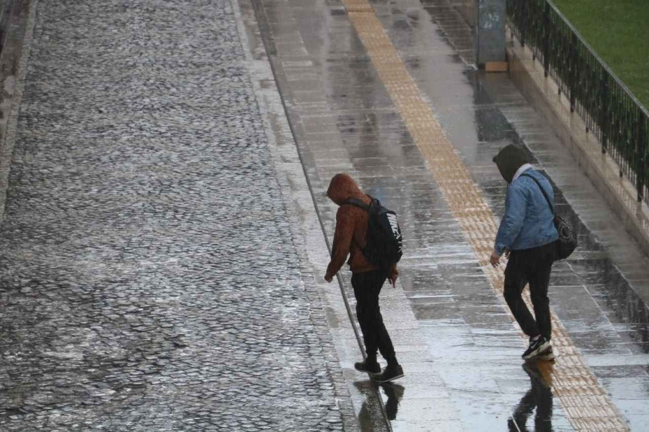 "Sağanak Yağış ve Kuvvetli Rüzgar Uyarısı! Marmara'da Sıcaklık 4 Derece Düşecek" - Sayfa 6