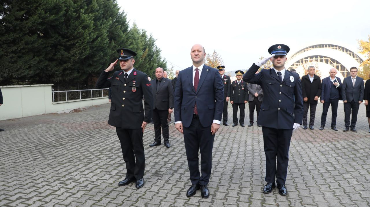 Büyük Önder Atatürk, Ferizli'de Saygı ve Minnetle Anıldı - Sayfa 1