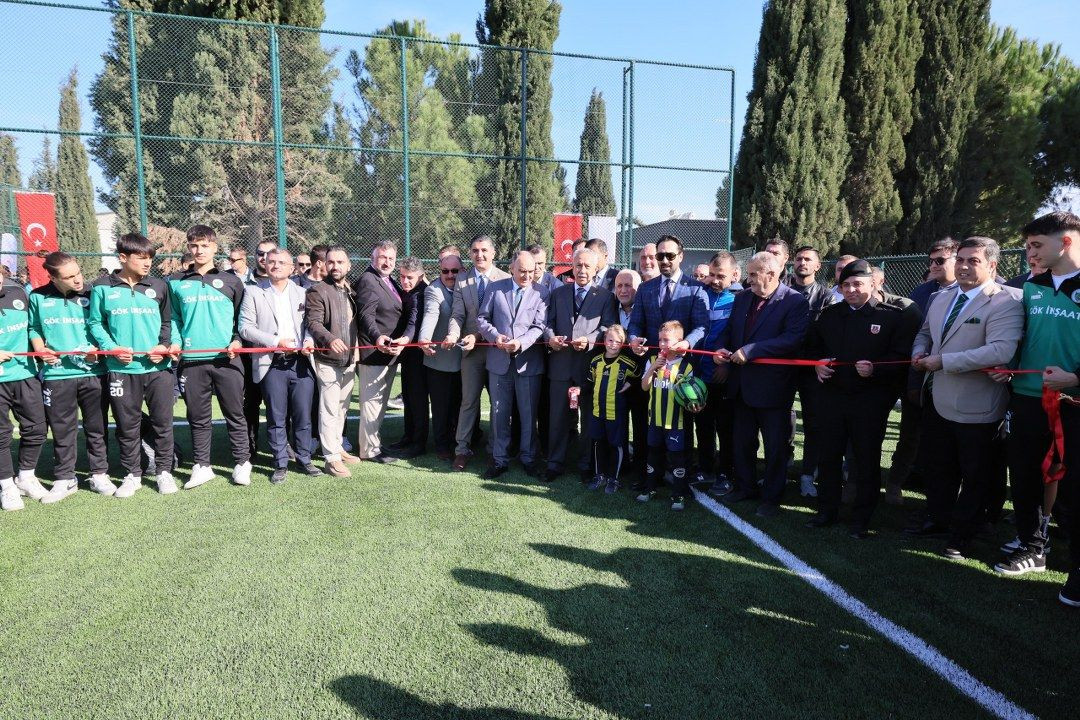 245 seyircili yeni futbol sahası Manisa'ya kazandırıldı - Sayfa 7