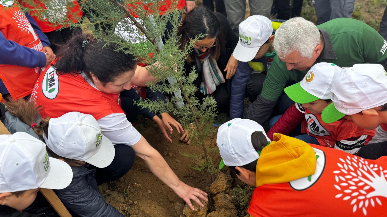 3 bin 200 fidan Yalova'da toprakla buluştu